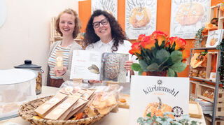 Beim Spaziergang über die Felder haben die zwei eine geniale Idee entwickelt: Gründerin Andrea Kruse-Bitour (r.) mit ihrer Freundin Laura Frühsorger.
