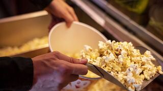 Zu den Kinoabenden in Lorsch und Bürstadt spendieren die Jugendräte kostenloses Popcorn.