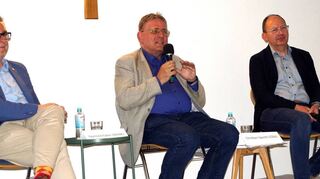 Zwei Stunden lang beantworteten die Kandidaten Thorsten Riehle (von links), Raymond Fojkar und Christian Specht die Fragen der Neuostheimer.