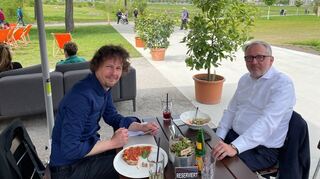 Reporter Martin Geiger mit OB Peter Kurz. Zum Ende fragt der OB den MM-Reporter: „Würden Sie es machen wollen?“