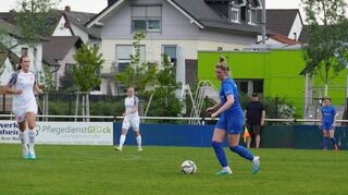 Luisa Wüst (am Ball) und ihre Mannschaftskolleginnen spielen am Sonntag gegen den Tabellenzweiten aus Stuttgart.