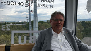 Raymond Fojkar ist meist mit öffentlichen Verkehrsmitteln unterwegs – auch die Buga-Seilbahn gehört an diesem Tag dazu.