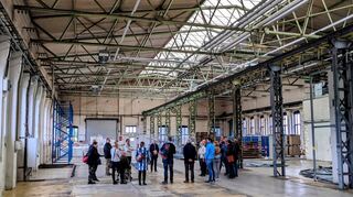 Die Hemmer-Halle von 1908 stand beim Rundgang übers ehemalige ABB-Gelände im Mittelpunkt.
