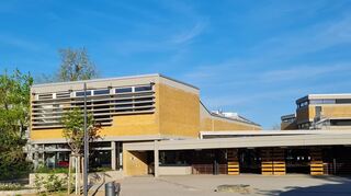 Der sanierte Altbau der Friedrich-Ebert-Grundschule.