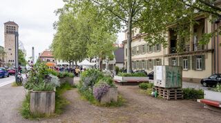 Schön ist anders: Die Stadt veranstaltet auf dem St.-Guido-Stifts-Platz eine Bürgerinformationsveranstaltung zur geplanten Umgestaltung des Platzes, der erst im Jahr 2013 so angelegt worden war.