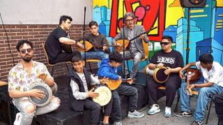 Leiter Ali Ungan und seine Schüler aus der Orientalischen Musikakademie Mannheim (OMM) untermalten das Nachbarschaftsfest musikalisch.
