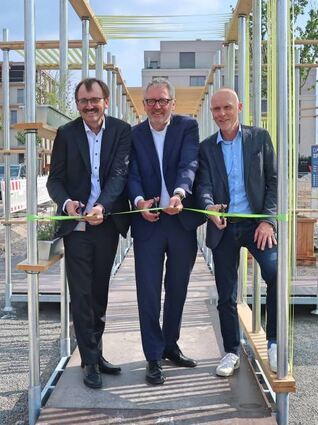 Karl-Heinz Frings (v.l.), OB Peter Kurz und Achim Judt auf Spinelli.
