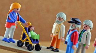 Am 18. Mai kann man liebe Familienmitglieder überraschen, indem man unangekündigt zu Besuch kommt.