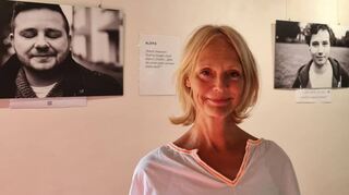 Beeindruckende Bilder transidenter Menschen präsentiert die Fotografin Kathrin Stahl zurzeit in der Kulturscheune.