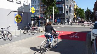 Eine von derzeit 16 Fahrradstraßen in Mannheim: die Tattersallstraße zwischen Wasserturm und Hauptbahnhof.