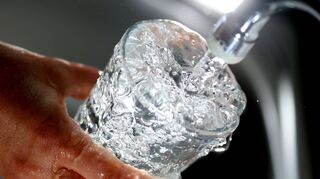 Laut MVV kann das Trinkwasser im Mannheimer Süden sowie in den weiteren betroffenen Orten weiterhin getrunken werden.