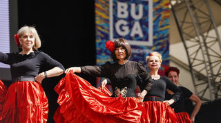 „Weltreise mit einem Traumschiff“ heißt die Show des Awo-Ballets, die sieim Mai  auf der Buga aufführten.