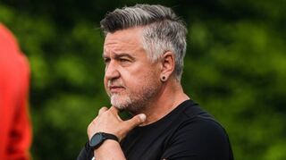 Bitter: Für Eintracht-Trainer Karl-Heinz Göbel ist es der erste Abstieg in seiner über 30-jährigen Laufbahn.