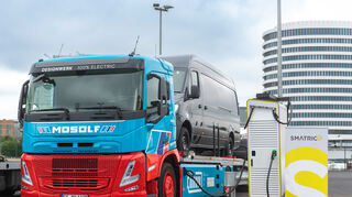 mid Groß-Gerau - Die neuen vollelektrischen Autotransporter der Mosolf Group wurden von der Schweizer Designwerk Technologies AG in Kooperation mit dem Fahrzeugtransporter-Spezialisten Kässbohrer Transport Technik GmbH entwickelt und gebaut.