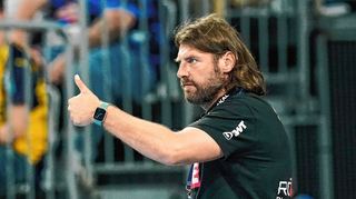 Auch Löwen-Trainer Sebastian Hinze war zufrieden mit seinem Team.