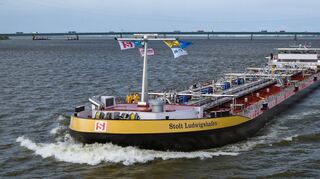 Die Stolt Ludwigshafen ist dank ihrer Leichtbauweise und weiterer Design-Kniffe auch dann noch einsetzbar, wenn andere Tanker den Rhein nicht mehr befahren können.