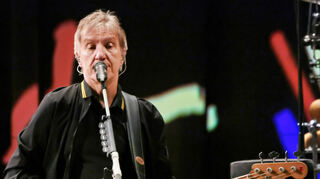 Auch die brillante Rythmussektion aus Bassist Hamm und ...