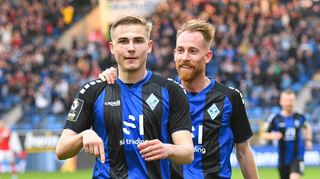 Die Hertha-Leihgabe Marten Winkler (li., hier mit Marc Schnatterer) gehörte zu den Entdeckungen der Saison, verlässt den SVW nun aber wieder Richtung Berlin.