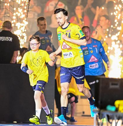 Auch in den letzten zwei Saison-Heimspielen führt Patrick Groetzki die Löwen als Kapitän aufs Feld.