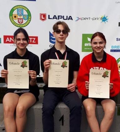 Viktorija Behrendt (v.l.), Karolis Salna und Ana Behrendt.