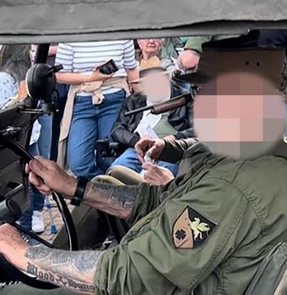 Auf dem Arm ist das Tattoo zu erkennen, wegen dem ermittelt wurde.
