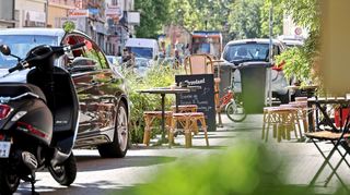 Mehr Platz für Cafés oder doch lieber für Autos? Mannheim sucht Konzepte für eine zukunftsfähige Innenstadt.