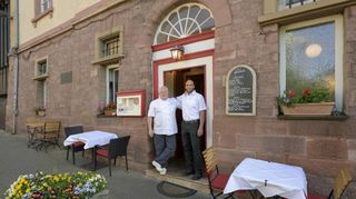 Das Piccolo Mondo in der Klingenteichstraße schließt wohl in absehbarer Zeit. Franco Libertini (l.) und Kaleb Pizzulli suchen einen Käufer für das Restaurant.