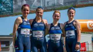 Helen Scheffold (v.l.), Kathrin Halter, Sophia Stößer und Hannah Geizenauer schafften den Sprung auf das Siegerpodest.