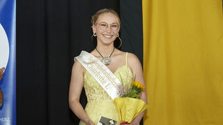 Mit diesem Amt erfüllt sich die 18-Jährige einen Lebenstraum. Schon als Kind hat sie die Tätigkeiten ihrer Schwester Jasmin, die von 2010 bis 2013 das Amt innehatte, genau verfolgt.