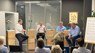 Diskussionsforum des Start-up-Verbands im Mafinex Mannheim mit (v.l.) Oliver Brümmer, Christian Specht, Thorsten Riehle und Raymond Fojkar.