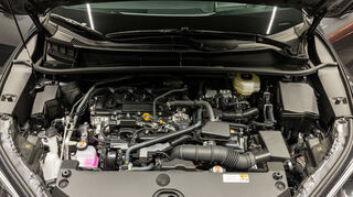 mid Mailand - 100 kW/136 PS leistet der überarbeitete 3-Zylinder Hybrid.