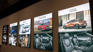 mid Mailand - Ausstattungsvarianten nennt Lexus nun "Atmospheres", der Kunde kann zwischen Elegant, Relax, Emotion und Cool auswählen, Anpassungen sind natürlich möglich.