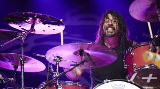 Auf dem neuen Album trommelt Dave Grohl selbst.