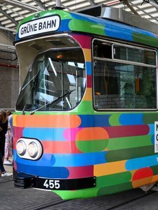 So sieht die Grüne Bahn von außen aus. Hinten steht „GB“ drauf.