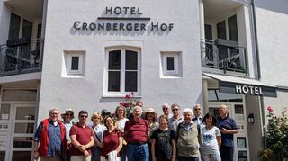 Beliebtes Fotomotiv der Gäste vom Burgverein Kronberg ist das Hotel „Cronberger Hof“ gegenüber dem historischen Herrenhaus in der Cronberger Gasse.