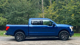 mid Groß-Gerau - Obwohl wir den gewaltigen Ford F-150 Lightning Pickup in den USA gefahren haben, ist er immer noch zu groß. Punktum.