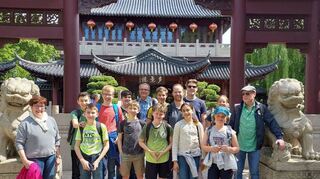 Das Chinesische Teehaus bot die perfekte Kulisse für ein Gruppenbild.