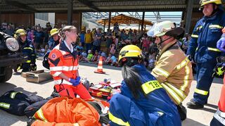 Gut besucht: gemeinsame Übung von der Polizei, THW, Feuerwehr und Johannitern beim Blaulichttag auf dem Gelände der Bundesgartenschau.