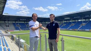 Rüdiger Rehm (l.), neuer Cheftrainer, und Tim Schork, Sportgeschäftsführer des SV Waldhof.