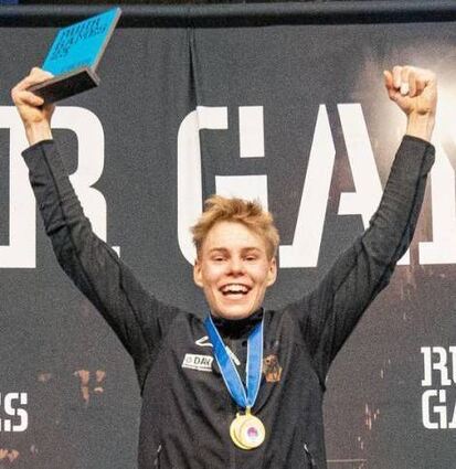 Yannick Nagel feiert sein EM-Gold in Duisburg.