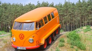 mid Groß-Gerau - Der nur noch einmal existierende Raupenfuchs wird ein Hingucker auf dem VW Bus Festival 2023 werden.