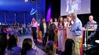 Rollenspiel: Isabell Belser und Tanja Krone (beide Mitte) wollen mit Thorsten Riehle (r.) in eine WG ziehen.