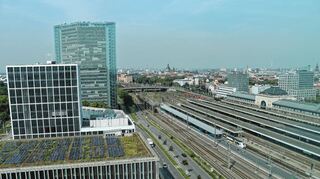 Blick auf den Victoria-Turm und den Mannheimer Hauptbahnhof.
