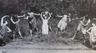 Seckenheimer Turnerinnen bei einem Wettbewerb in Kaiserslautern 1925.