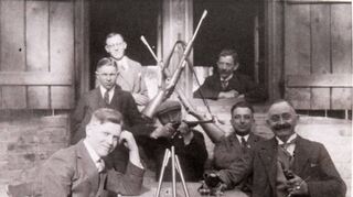 So präsentierten sich Schützen des SV 1923 vor dem Zweiten Weltkrieg vor ihrem Schützenhaus auf der Heide.