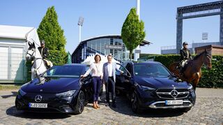 mid Groß-Gerau - Mit elektrischen und hybriden Shuttle-Fahrzeugen von Mercedes-Benz soll die Geschichte des Pferdeturniers zukunftsorientiert fortgeschrieben werden.