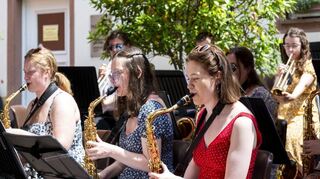 Das Sleepy Lagoon Orchestra spielt Swing aus dem letzten Jahrhundert.
