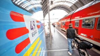 Elf Millionen Menschen haben seit der Einführung im Mai das neue Deutschlandticket gekauft.