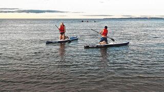 Aller Anfang ist schwer – vor allem, wenn der Wind die Paddler nach Schweden schieben will.