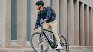 Für leichtere E-Bikes dürften künftig auch ein leichterer Motor und ein leichterer Akku von Bosch sorgen.